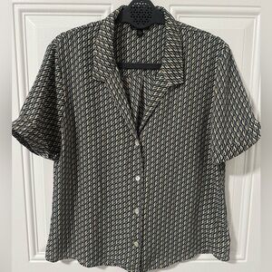 OLM Geometric Print Button Down Blouse Women’s Large Short Sleeve Top